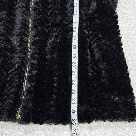 New Marc New York Black Faux Fur Vest Gold Zip Pockets Plush Collar Jacket Sz XL - Picture 10 of 11